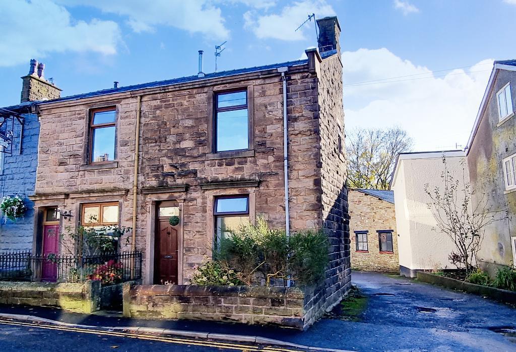 Whalley Road, Sabden, BB7 9DZ 2 bed terraced house to rent £775 pcm