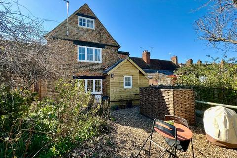 4 bedroom end of terrace house for sale, High street, Wingham, Kent, CT3 1DE