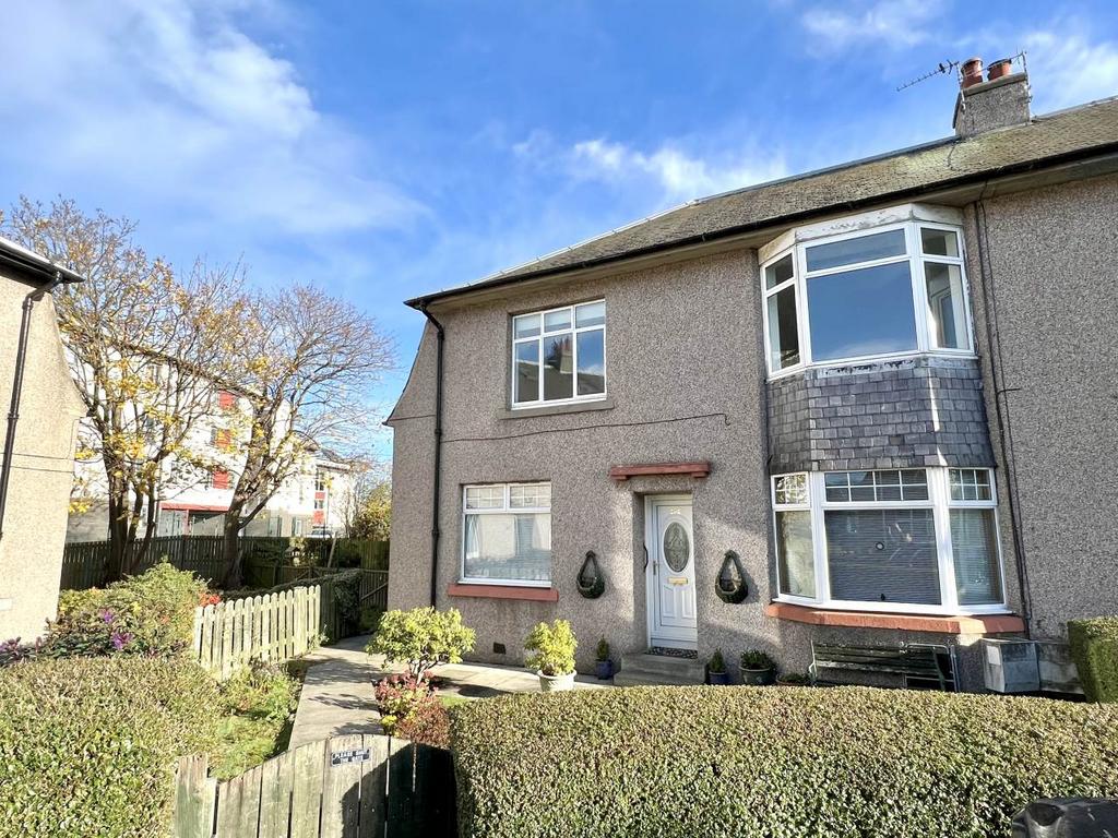 Crewe Road West, Granton, Edinburgh 2 bed flat £950 pcm (£219 pw)