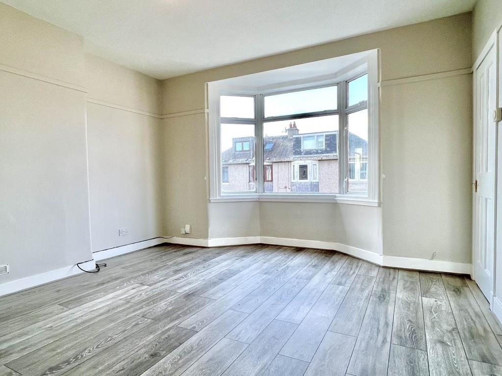 Crewe Road West, Granton, Edinburgh 2 bed flat £950 pcm (£219 pw)