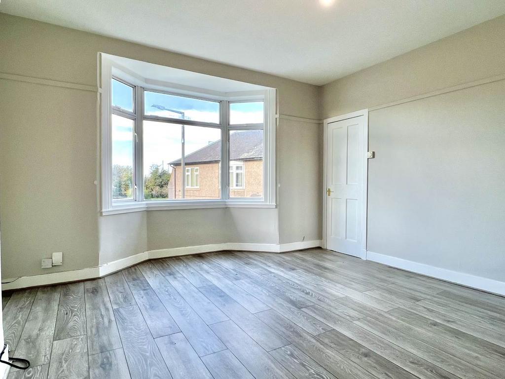 Crewe Road West, Granton, Edinburgh 2 bed flat £950 pcm (£219 pw)