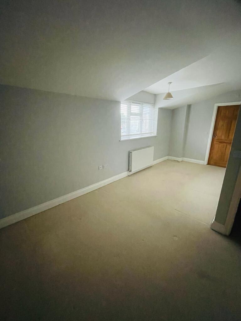 BEDROOM......jpeg