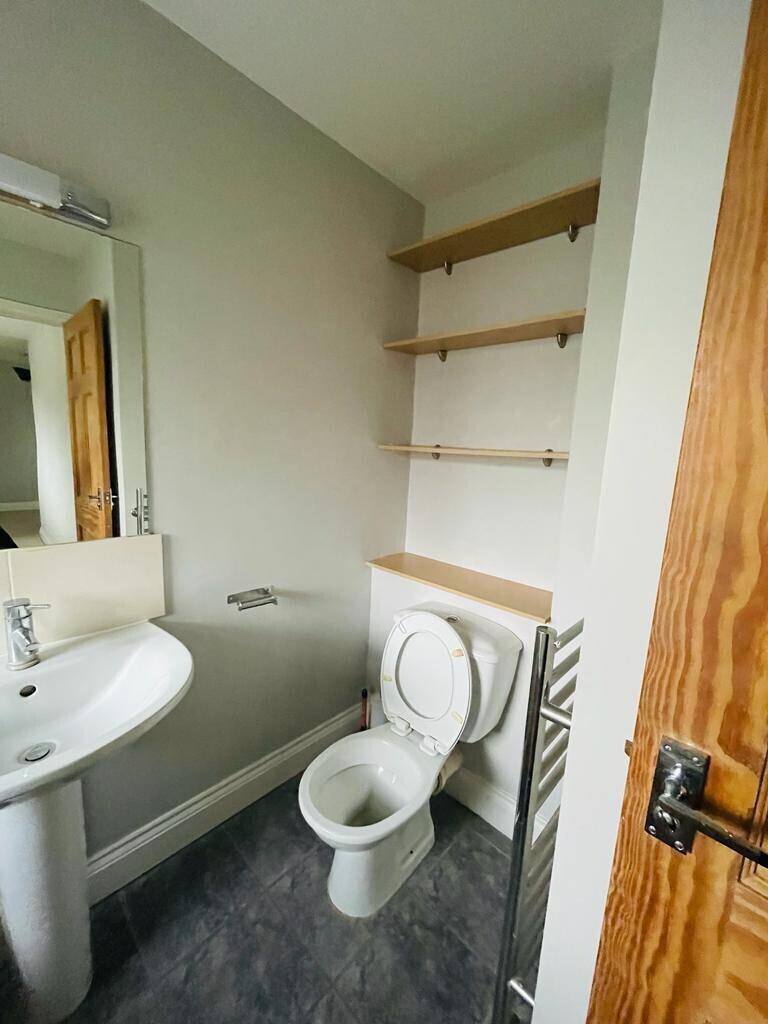 TOILET...jpeg