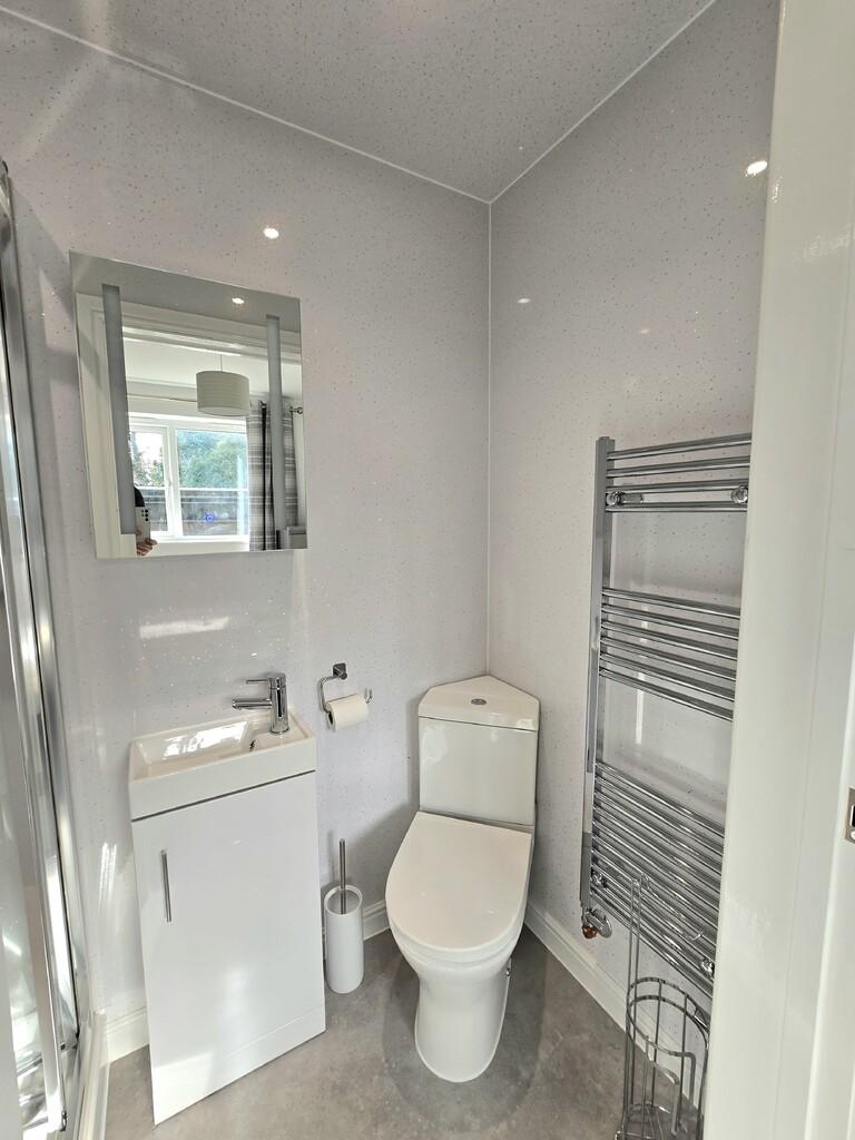 En-suite bathroom