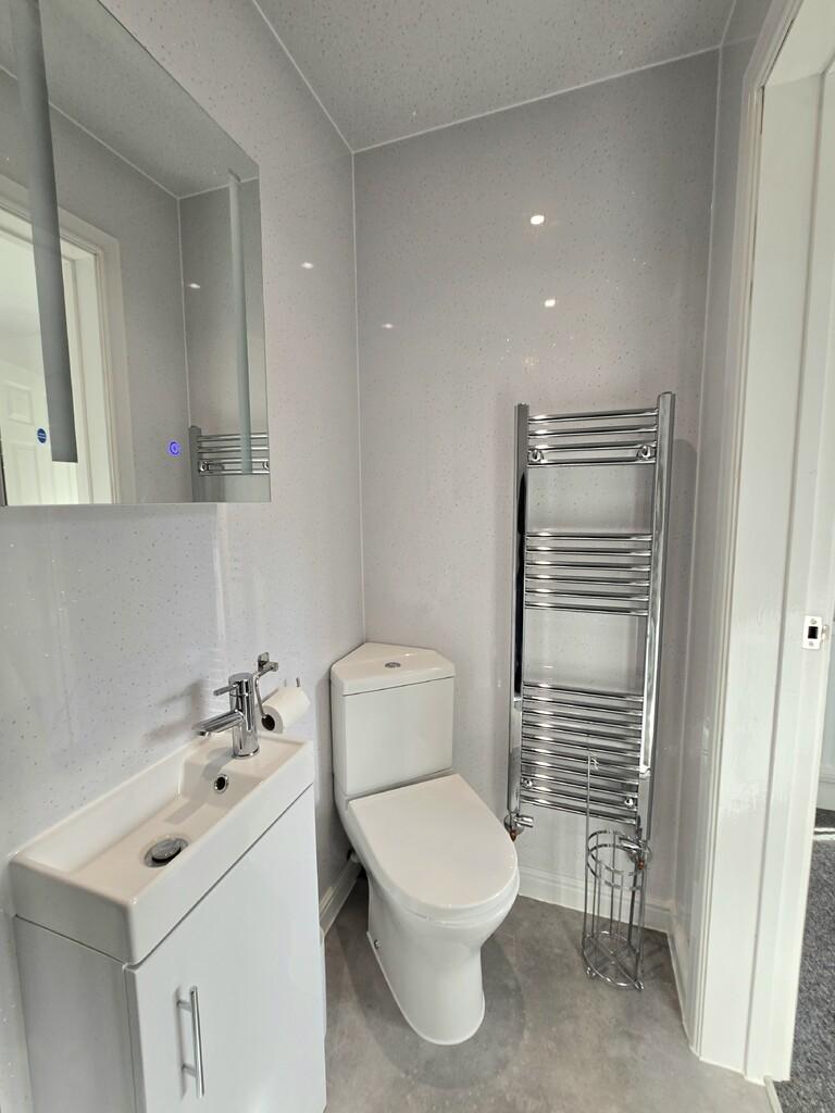 En-suite bathroom