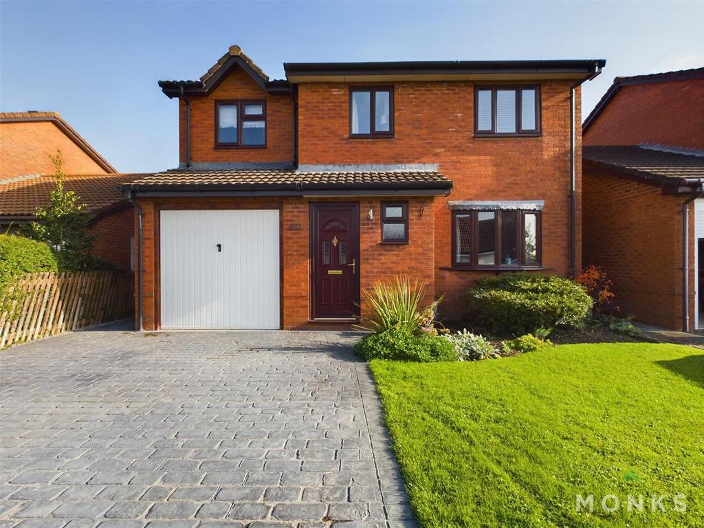 Longueville Drive, Oswestry 4 bed detached house for sale £330,000