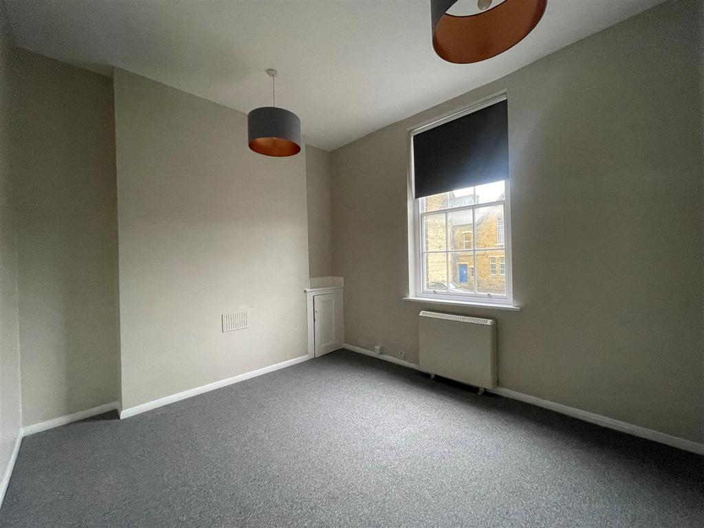 Harmer Street, Gravesend, Kent 1 bed property £850 pcm (£196 pw)