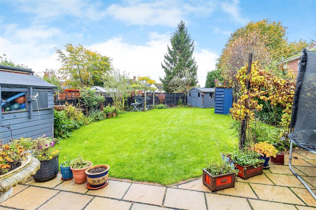 Large rear garden
