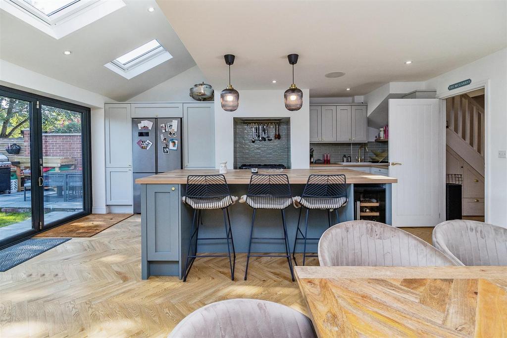 Kitchen with feature island