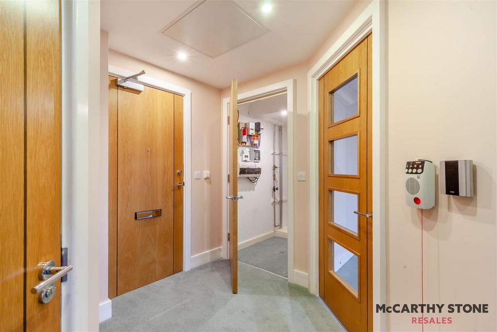 8585394-interior09.jpg