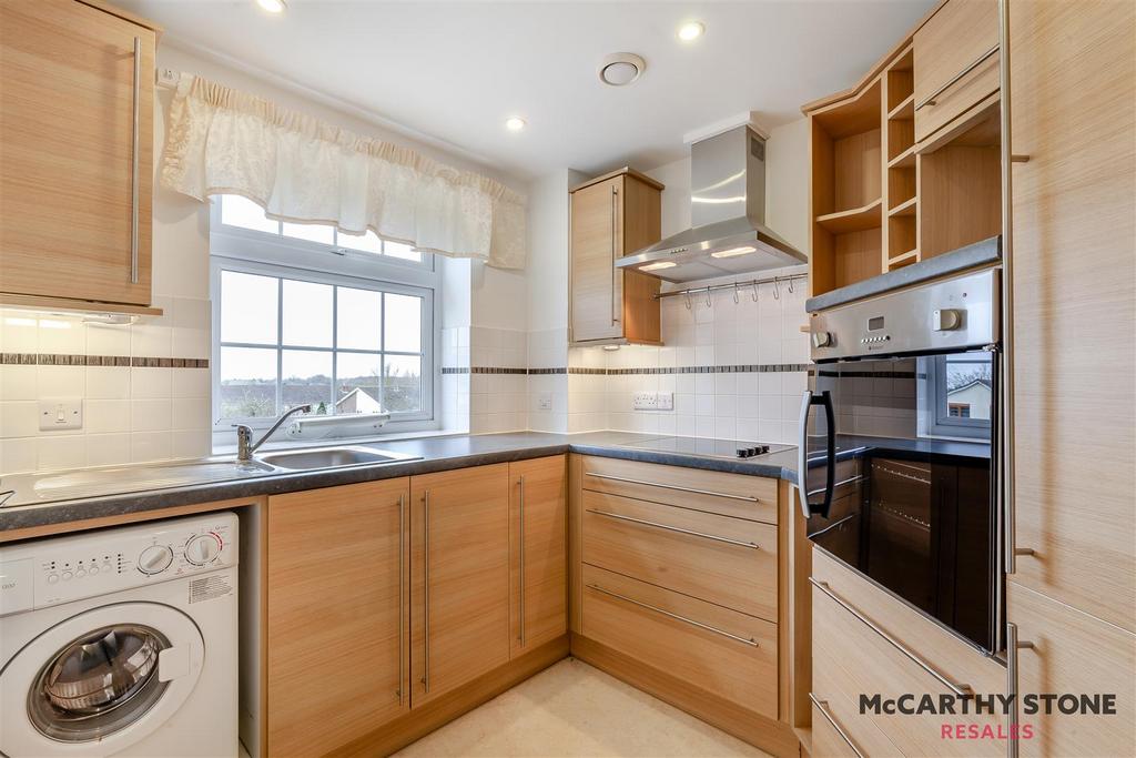 8585394-interior04.jpg