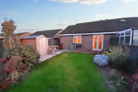 2 bedroom semi-detached bungalow for sale, Osprey Gardens, Bognor Regis