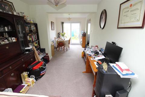59 Dorchester Road, Worcester Park, KT4 8NW