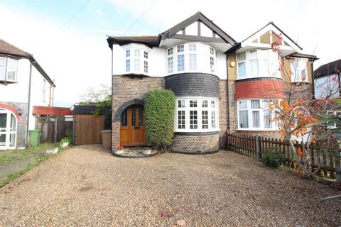 74 Ruskin Drive, Worcester Park, KT4 8LJ