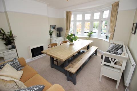 74 Ruskin Drive, Worcester Park, KT4 8LJ
