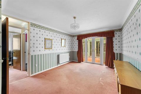 2 bedroom semi-detached bungalow for sale, Cedar Close, Brantham, Manningtree