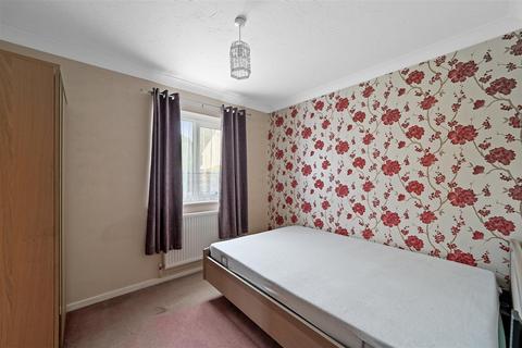 8 Cedar Close, Brantham, Manningtree, CO11 1TQ