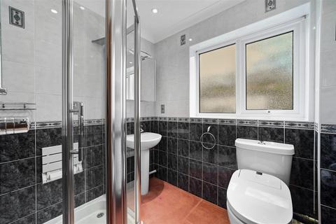 8 Cedar Close, Brantham, Manningtree, CO11 1TQ