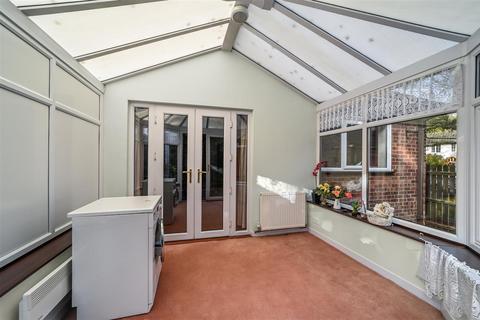 8 Cedar Close, Brantham, Manningtree, CO11 1TQ