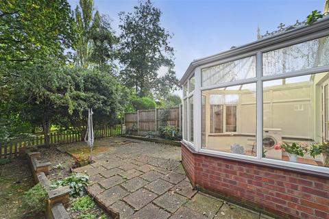 8 Cedar Close, Brantham, Manningtree, CO11 1TQ