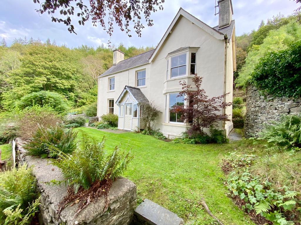 Maenan, Llanrwst 5 bed detached house for sale £695,000