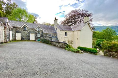 5 bedroom detached house for sale, Maenan, Llanrwst