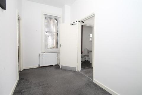 1 bedroom flat to rent, 749d Green Lanes, Winchmore Hill, London N21