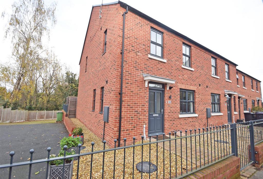 Longden Road, Shrewsbury 3 bed end of terrace house for sale £289,950