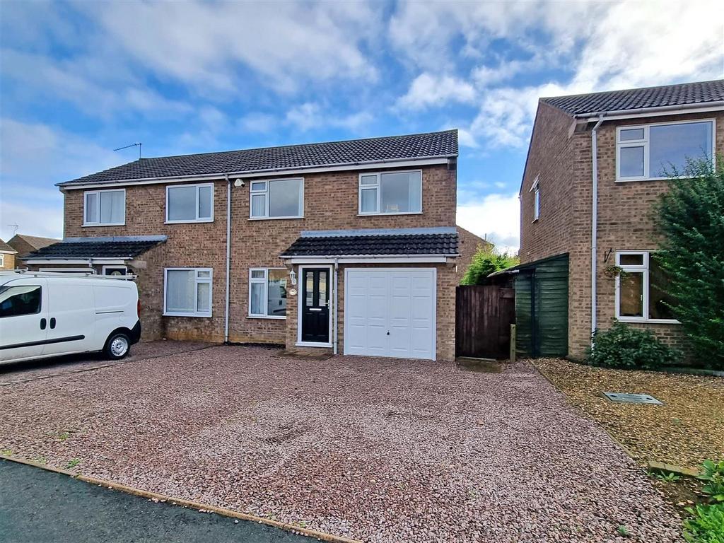 Perth Road, Stamford 3 bed semidetached house £295,000