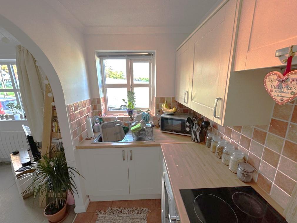 Kitchen2.jpg
