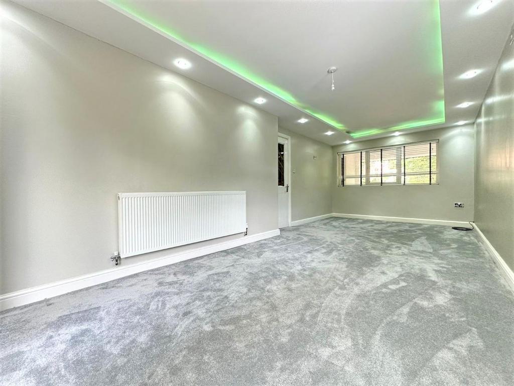 Shear Bank Road, Blackburn Lancs 3 bed terraced house £1,000 pcm (£