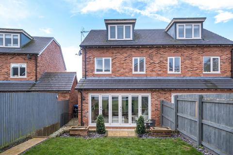 4 bedroom semi-detached house for sale - Furber Close, Tarporley