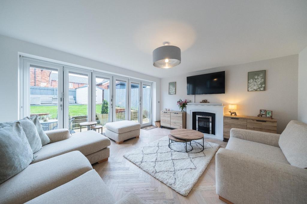 18 Furber Close-013.JPG