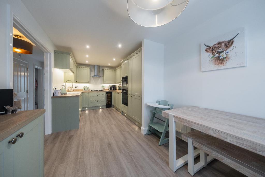 18 Furber Close-007.JPG