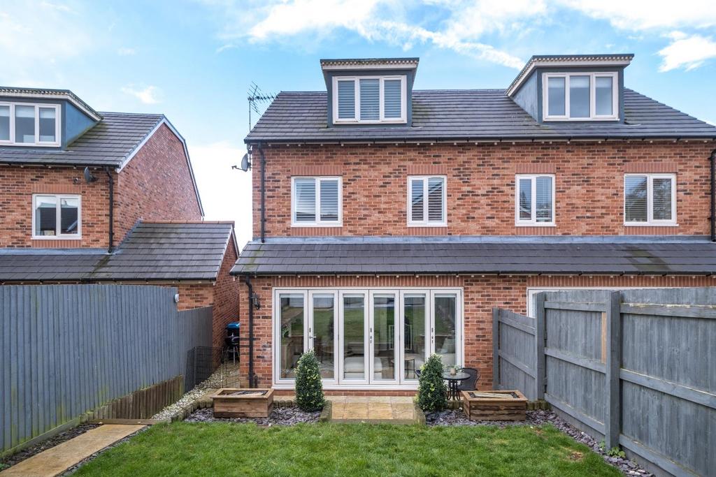 18 Furber Close-041.JPG