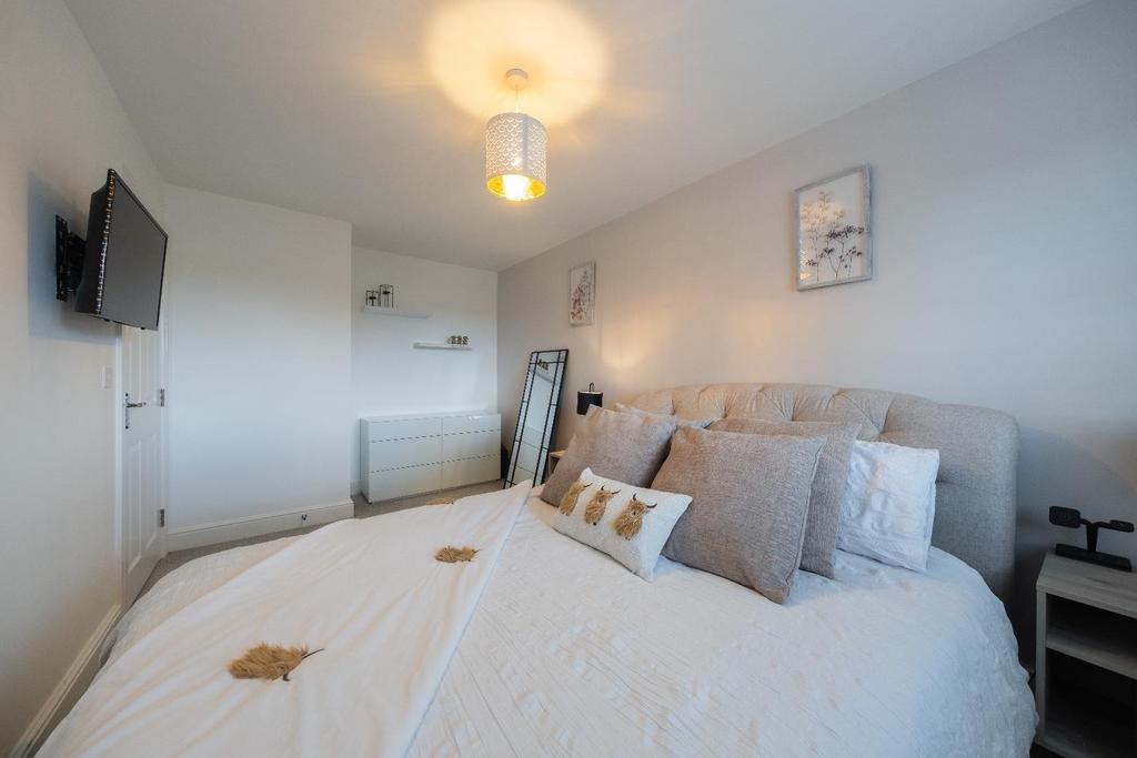 18 Furber Close-020.JPG