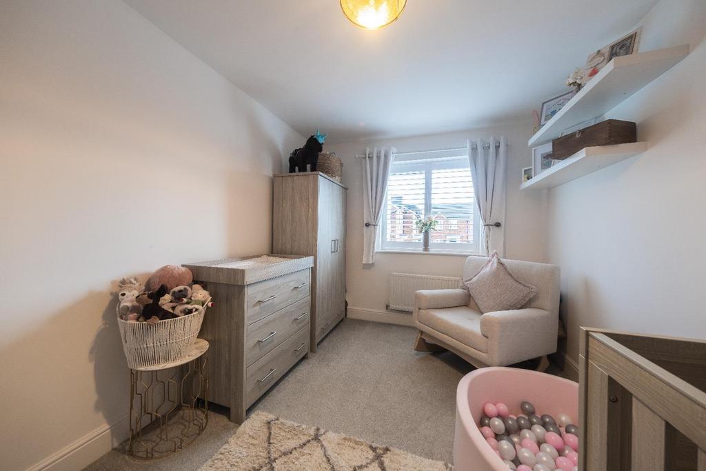 18 Furber Close-022.JPG