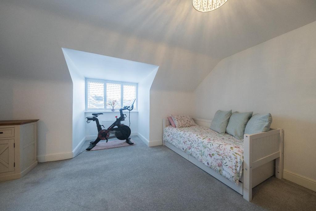 18 Furber Close-031.JPG