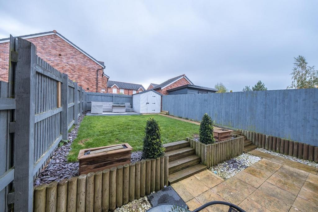 18 Furber Close-036.JPG
