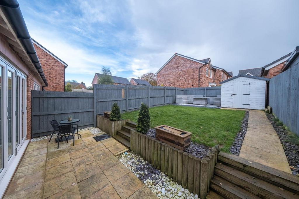 18 Furber Close-035.JPG
