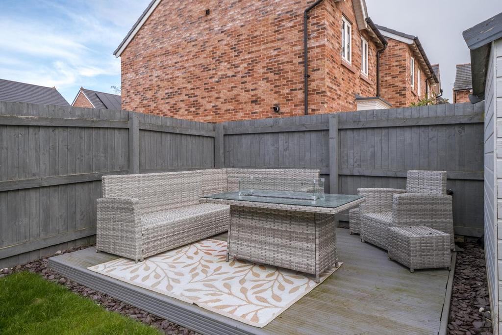 18 Furber Close-038.JPG
