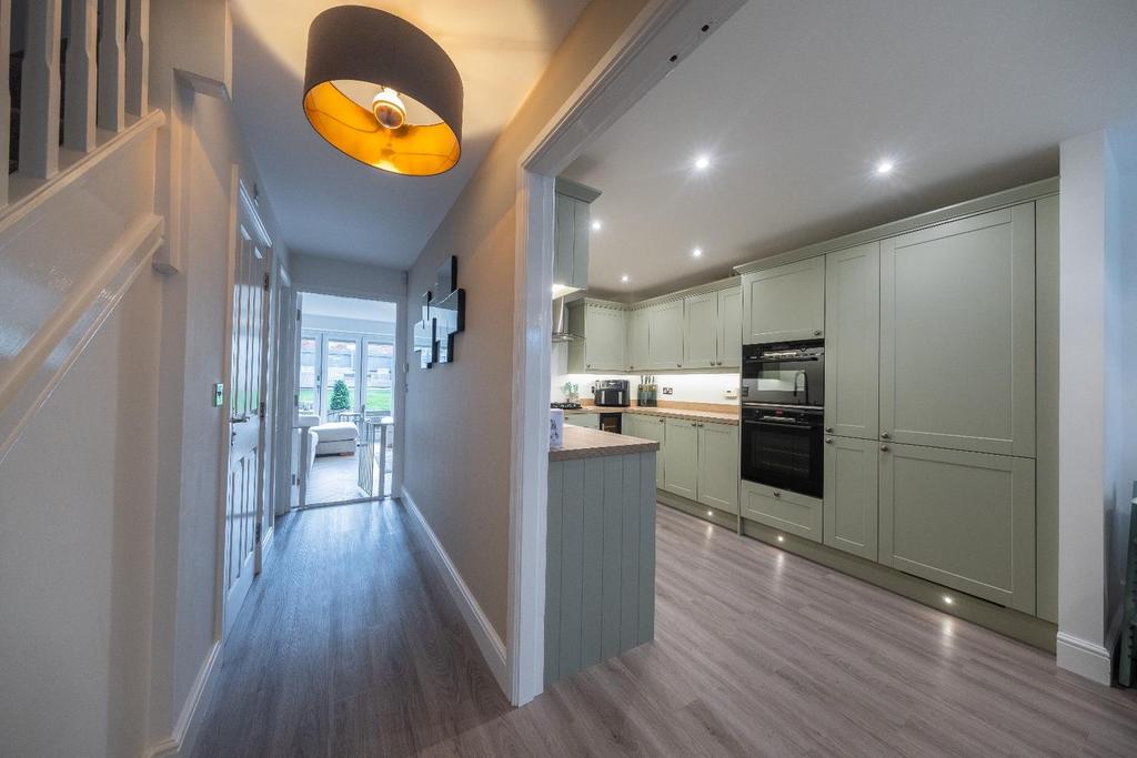 18 Furber Close-010.JPG