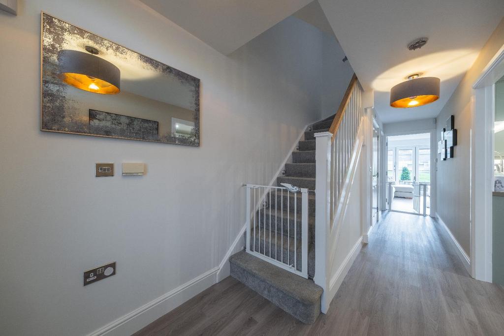 18 Furber Close-011.JPG