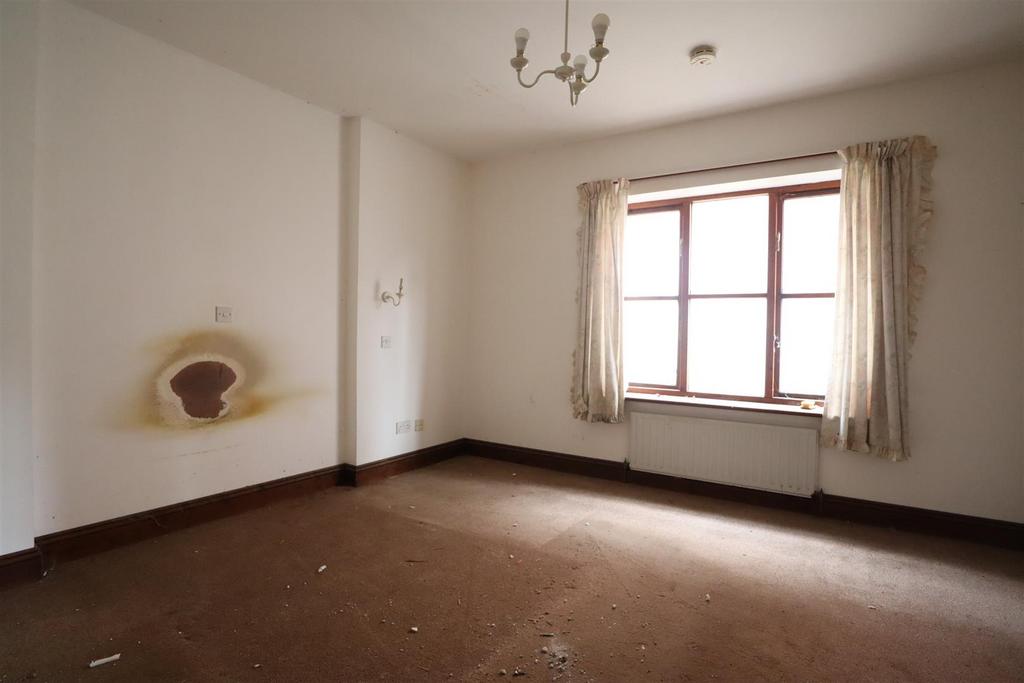 72 Grove 4.JPG