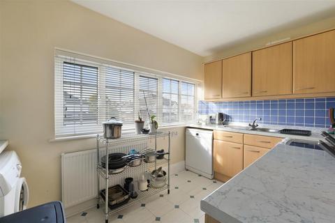 17a Waterloo Road, Epsom, KT19 8EX