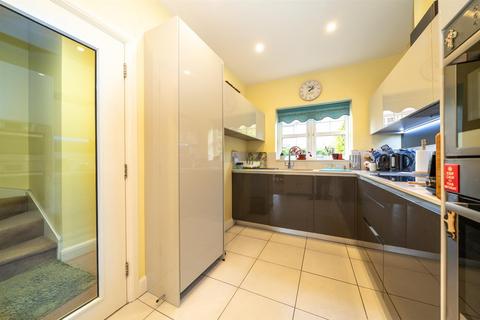 9 Cassius Drive, Kings Park, St Albans, AL3 4GD