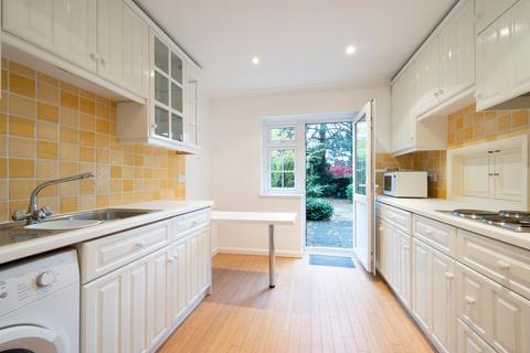 8 Burcote, Weybridge, KT13 0HG