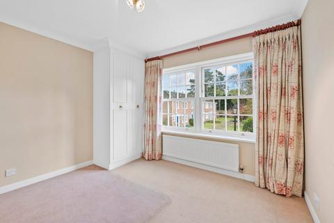 8 Burcote, Weybridge, KT13 0HG