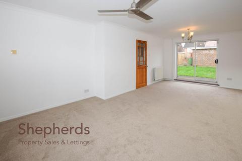 14 Manor Way, Cheshunt, Waltham Cross, EN8 8UL
