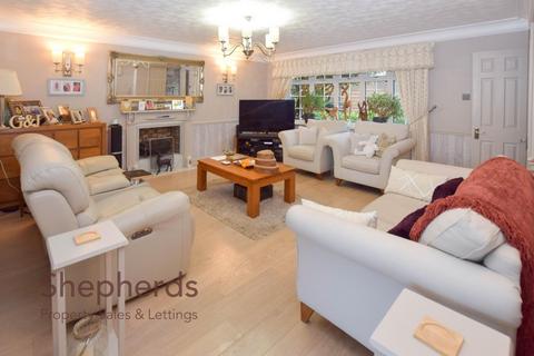 4 bedroom detached house for sale, Woodside, Cheshunt EN7